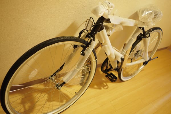 自転車探しの旅 クロスバイク 自転車 GRAPHIS GR-001|開封するとこんなんです