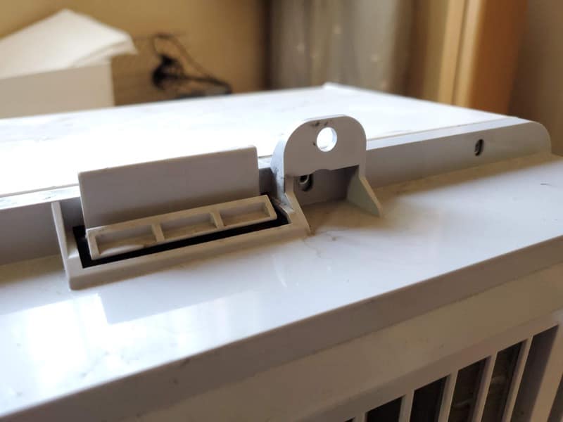 窓用エアコンを分解して掃除!窓用エアコンのクリーニング業者の相場は? 窓用エアコンを分解掃除